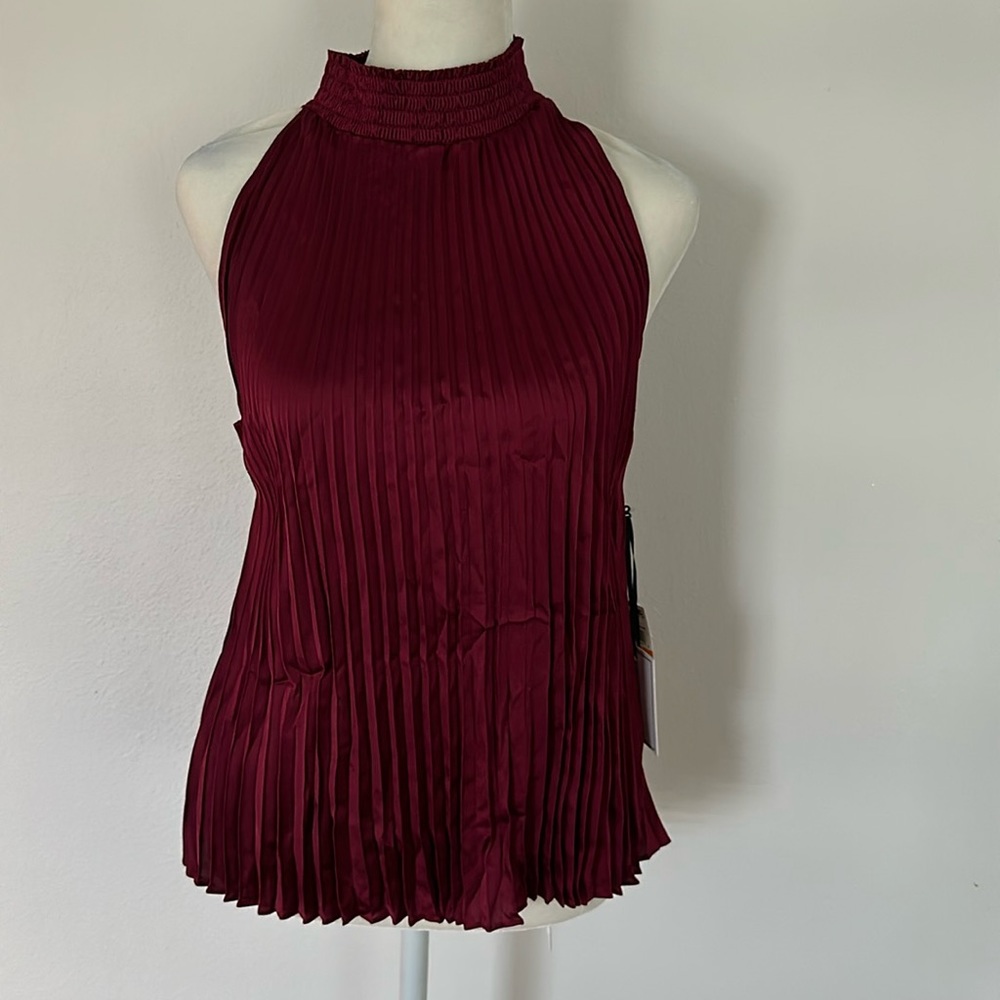 1 state silky smooth versatile top.